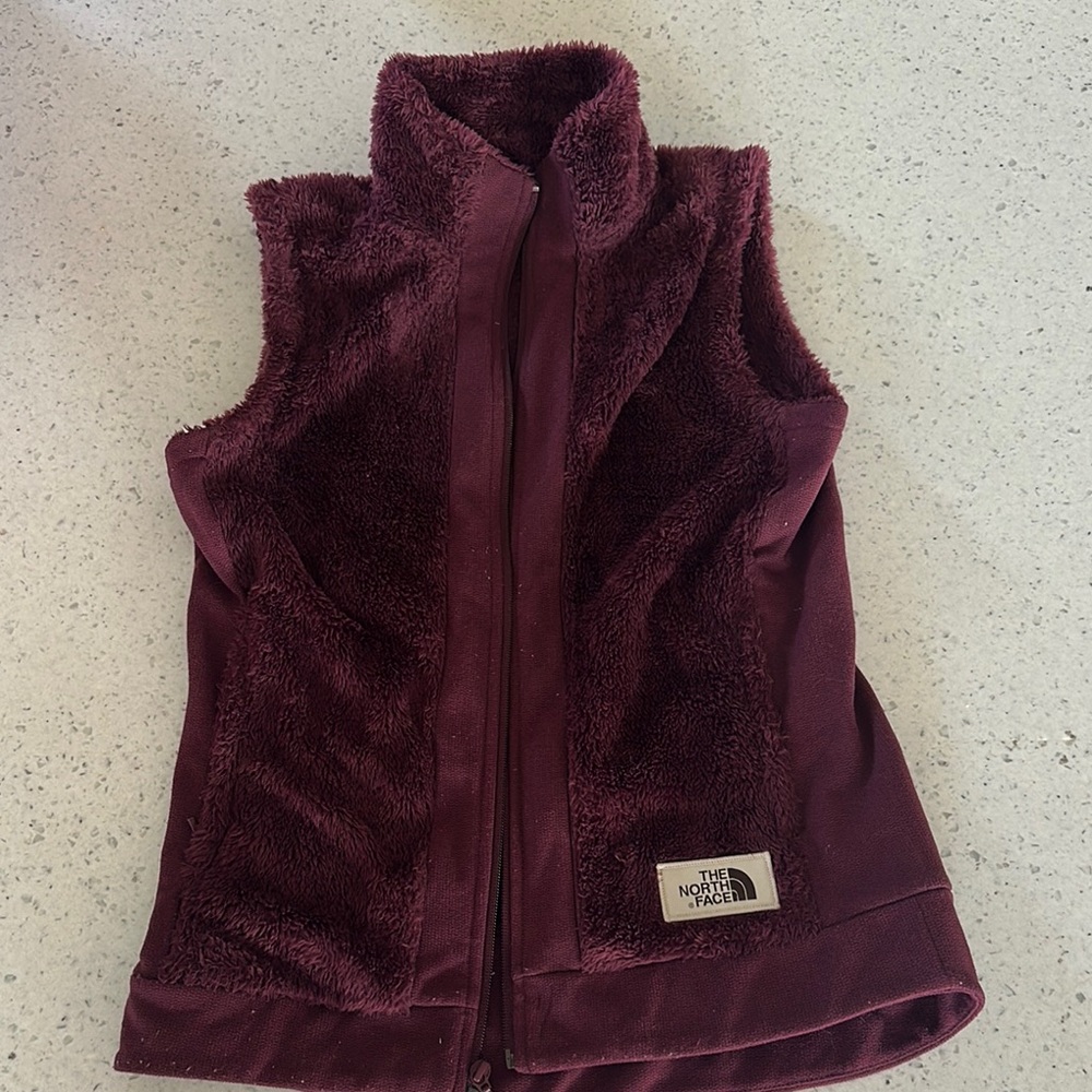 Women’s The North Face Red Fleece Vest Cozy Outdoor Essential Size Small